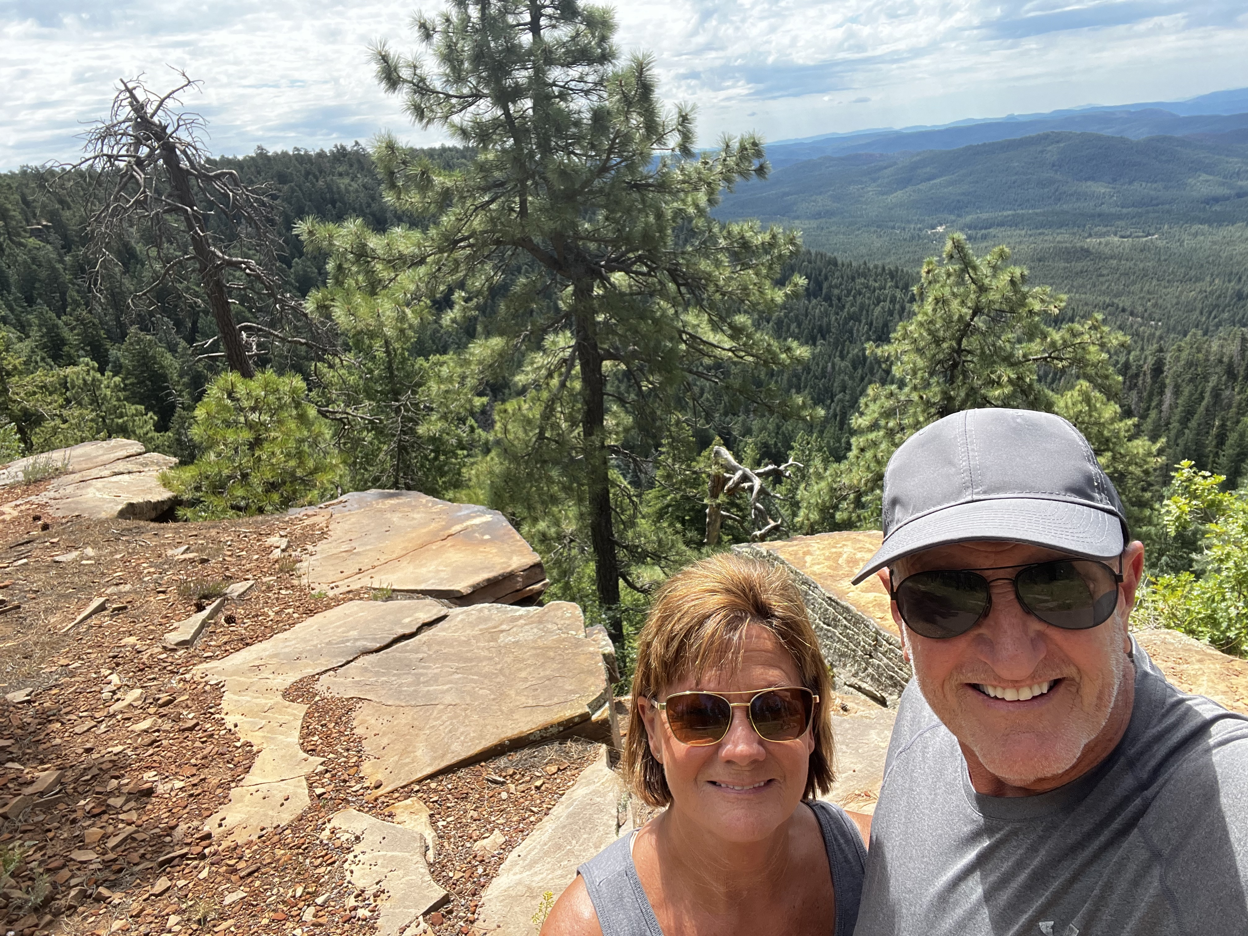 Hiking Woods Canyon Lake. 